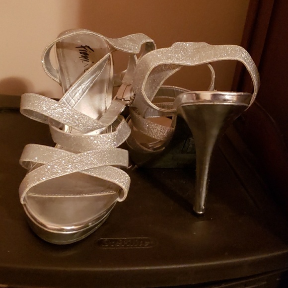 Heels - Picture 2 of 2